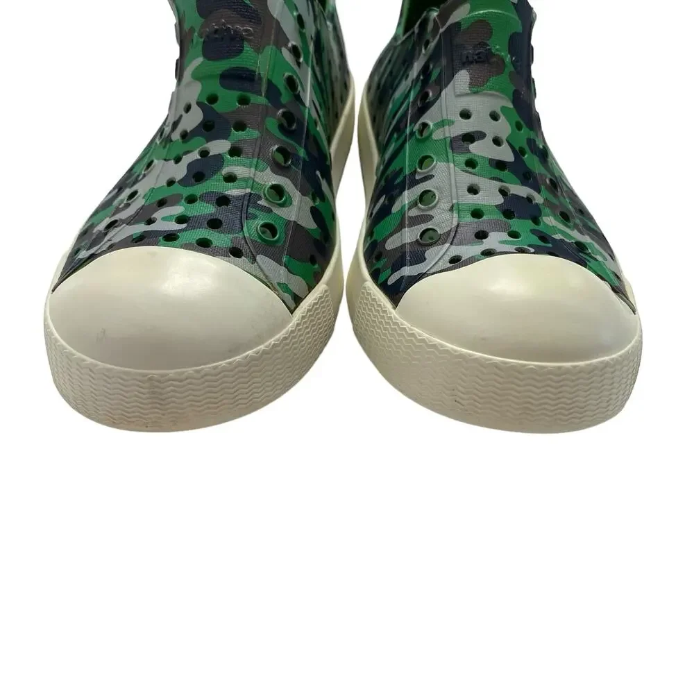 NATIVE Green Cream Camo Print Jefferson Slip On Water Shoes Size 3 Big Kid